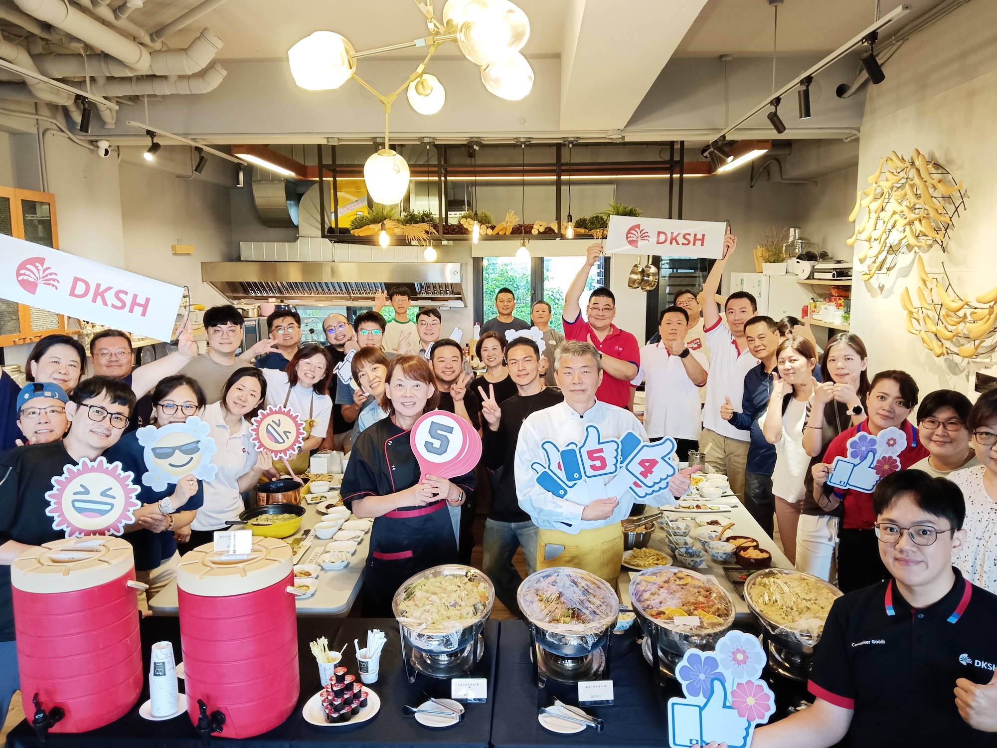 DKSH企業團建_黑白大廚7 DKSH企業團建_團體照